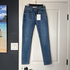 KanCan skinny jeans with stretch